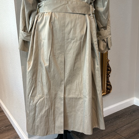 Authentic Burberry trench coat with belt - Picture 6 of 12